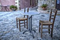 <h2>Chairs & table
</h2><p></p>